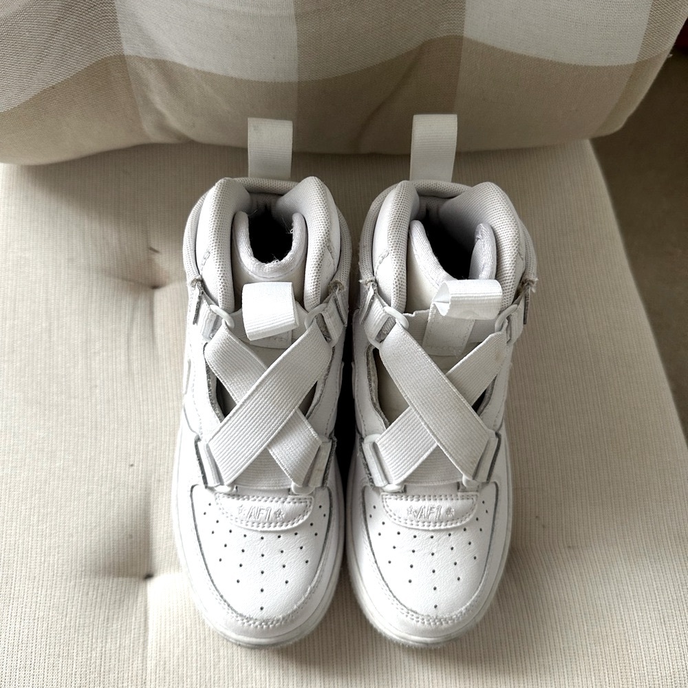 Nike Kids Air Force 1 High Tops with Stretch band, Size 12